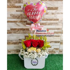 MC08 Box with Roses and Balloon